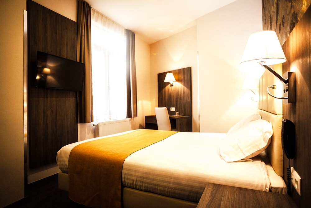 Dansaert Hotel 8/34