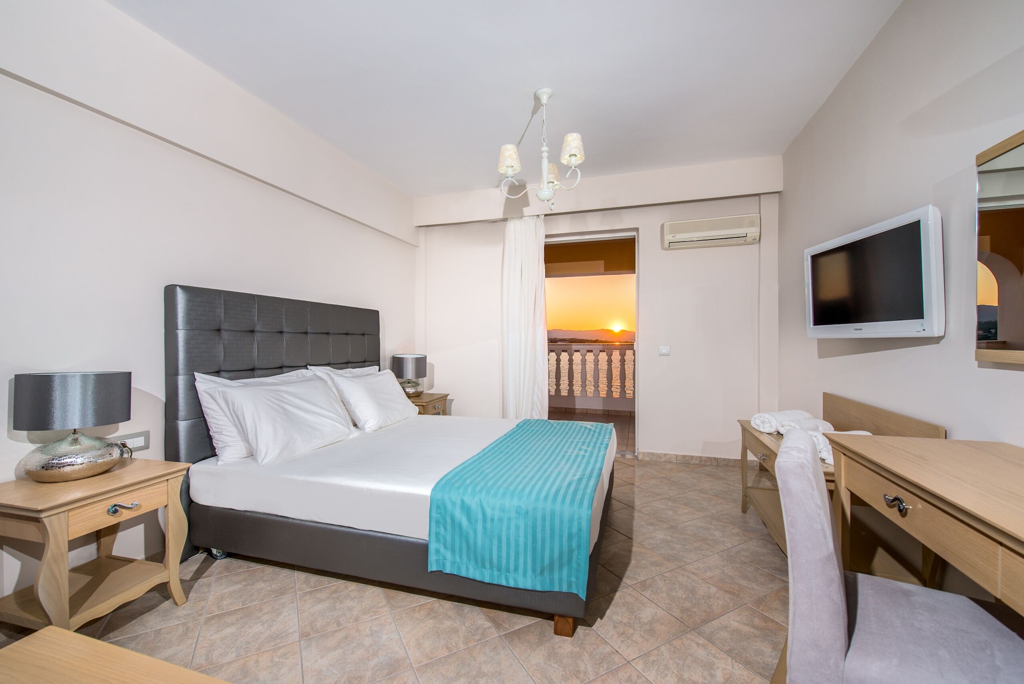 DELUXE, DOUBLE BED, SEA VIEW