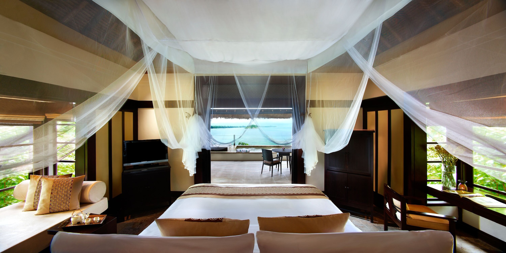 2 Bedrooms, Rainforest, Villa, 2 King Beds, Ocean Front 6/10