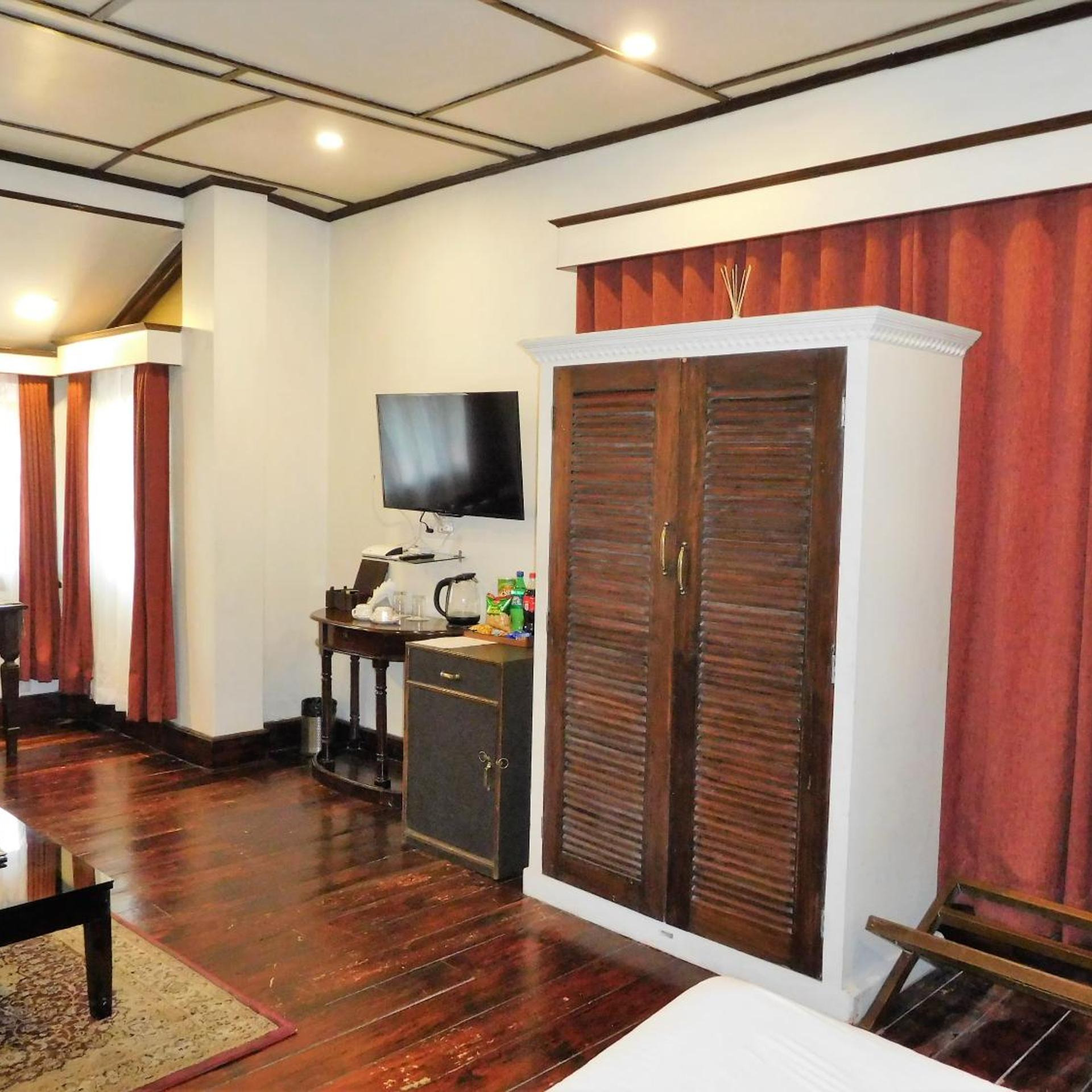 ROYAL HERITAGE-TRIPURA CASTLE 45/55