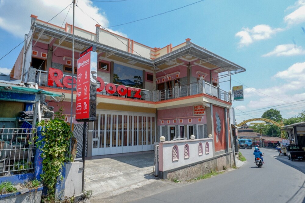RedDoorz near Desa Wisata Tambi Dieng 2/32