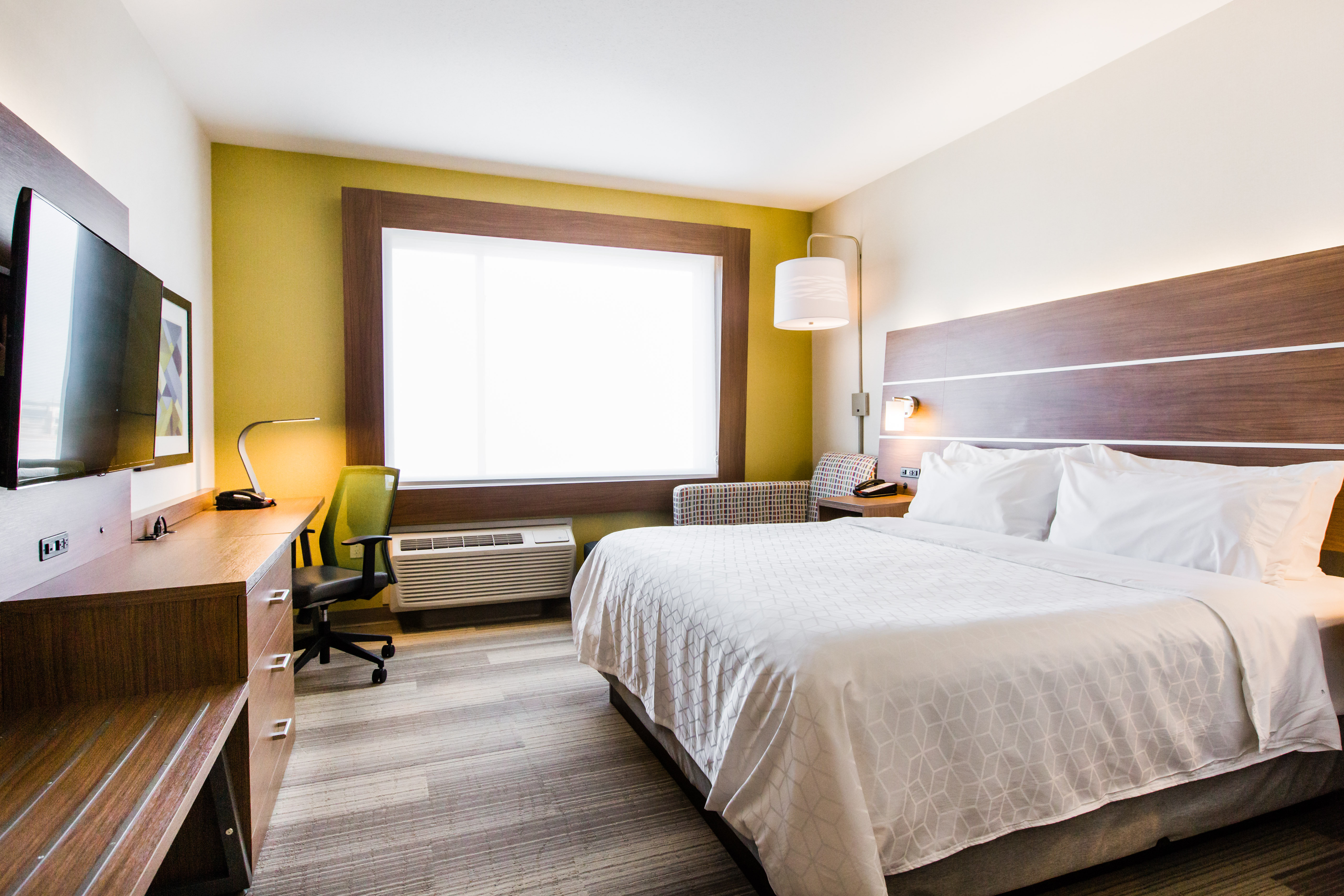 HOLIDAY INN EXPRESS & SUITES WEST EDMONTON-MALL AREA 18/73