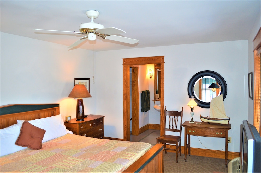 Roanoke Island Inn 15/50