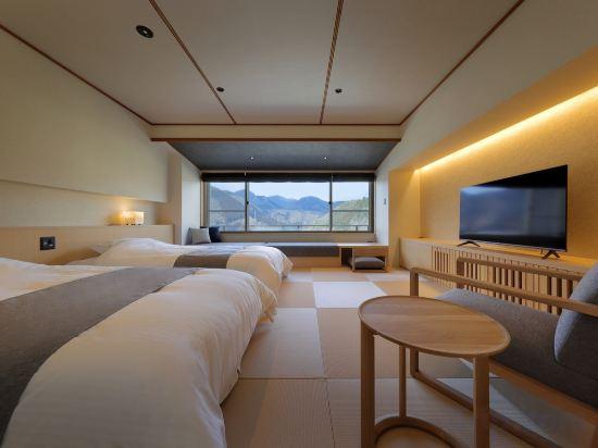 Premium, 2 Beds, West Wing