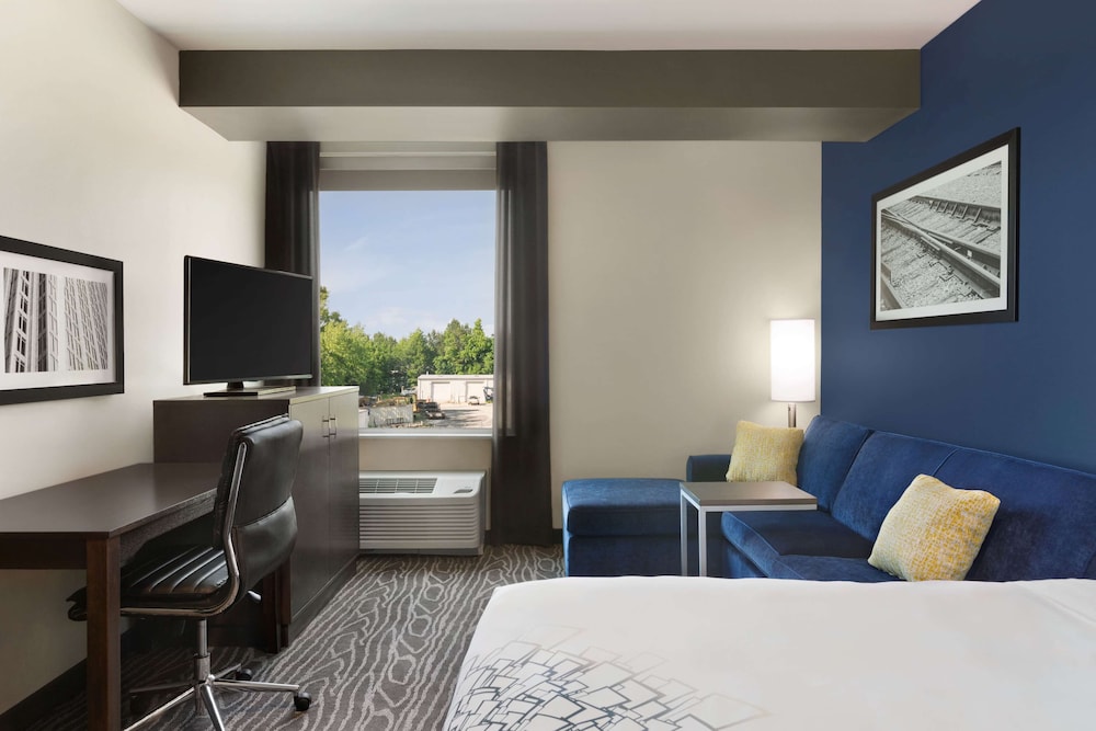 La Quinta Inn Suites By Wyndham Rock Hill 24/61