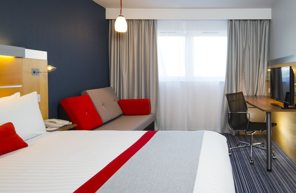 Holiday Inn Express London Epsom Downs 22/69