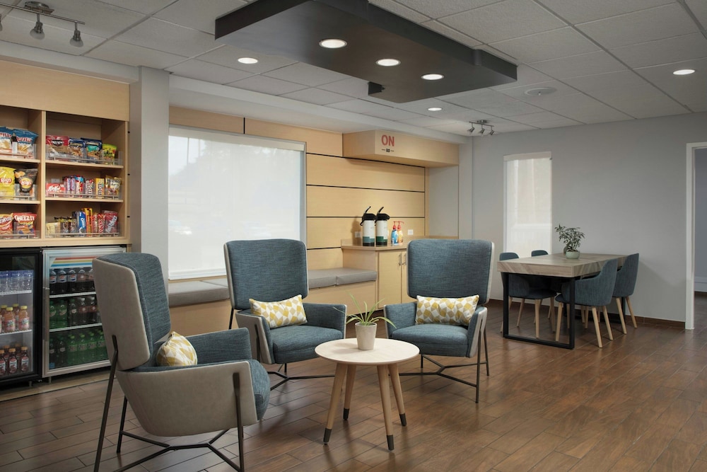 Towneplace Suites By Marriott Pensacola 31/52