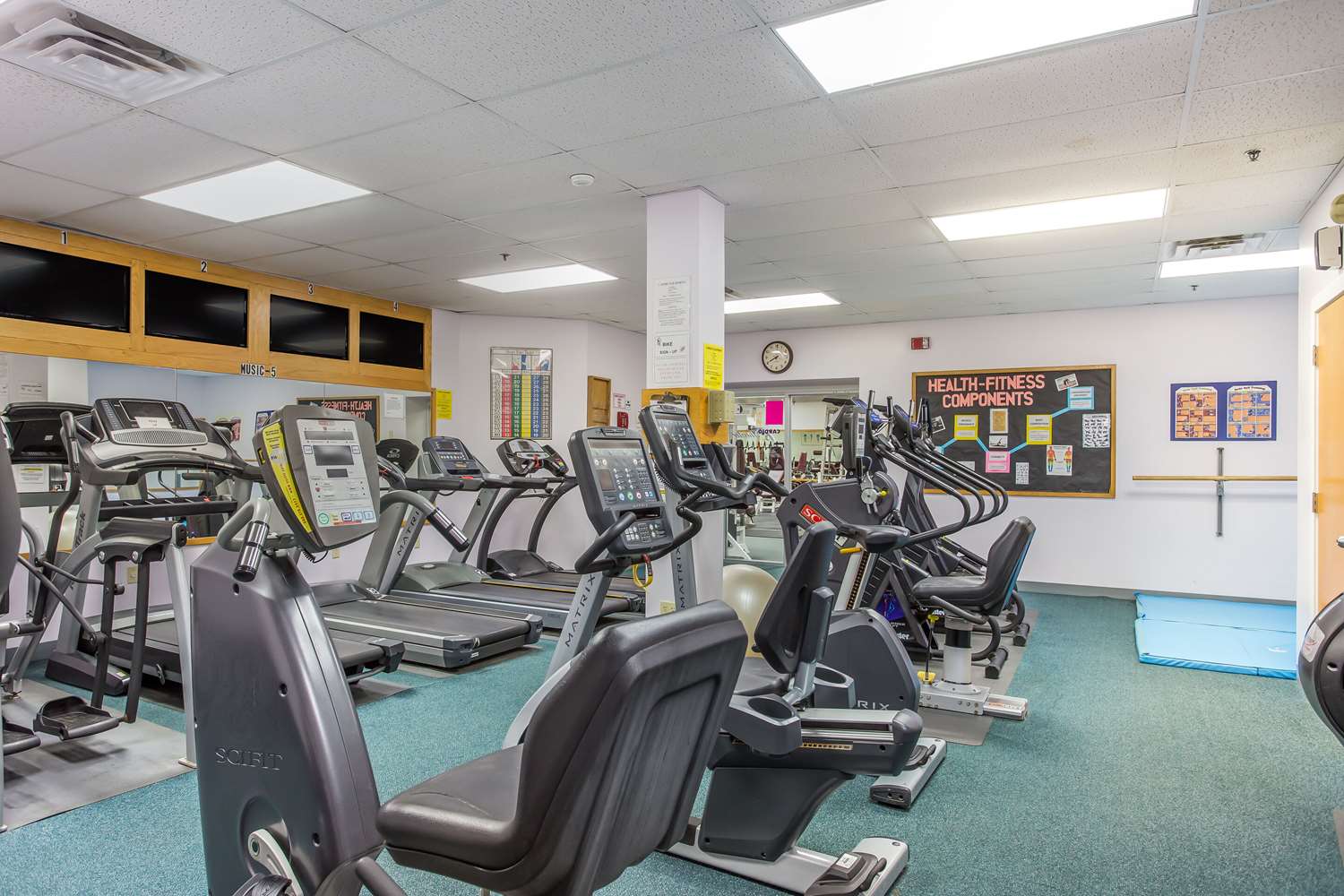 Quality Inn & Suites Gorham White Mountains 25/45