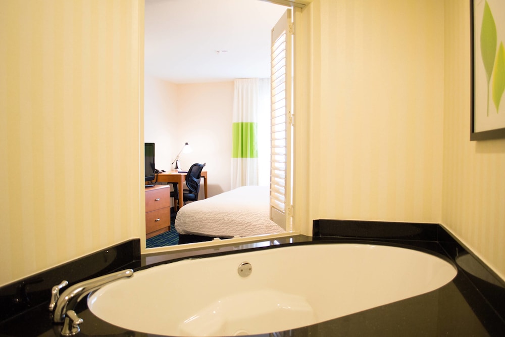 Fairfield Inn And Suites San Antonio North Stone Oak 13/43