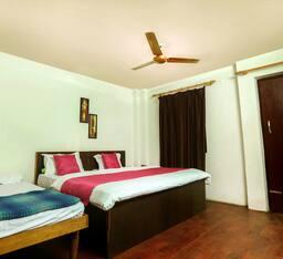Hut, Deluxe, Double Bed