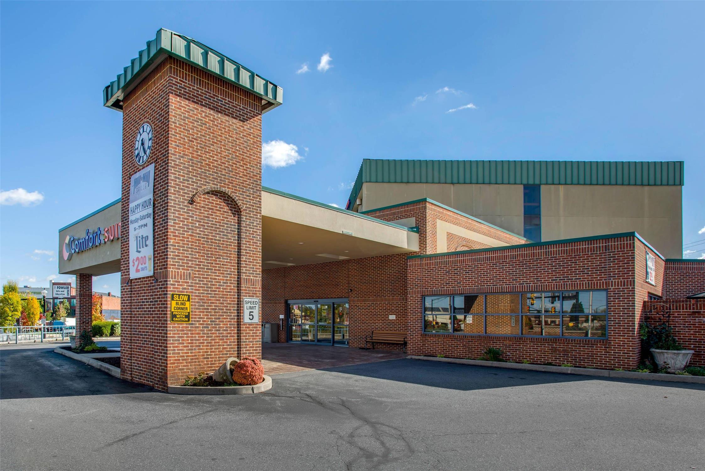Comfort Suites Bethlehem Near Lehigh University and LVI Airport 35/37