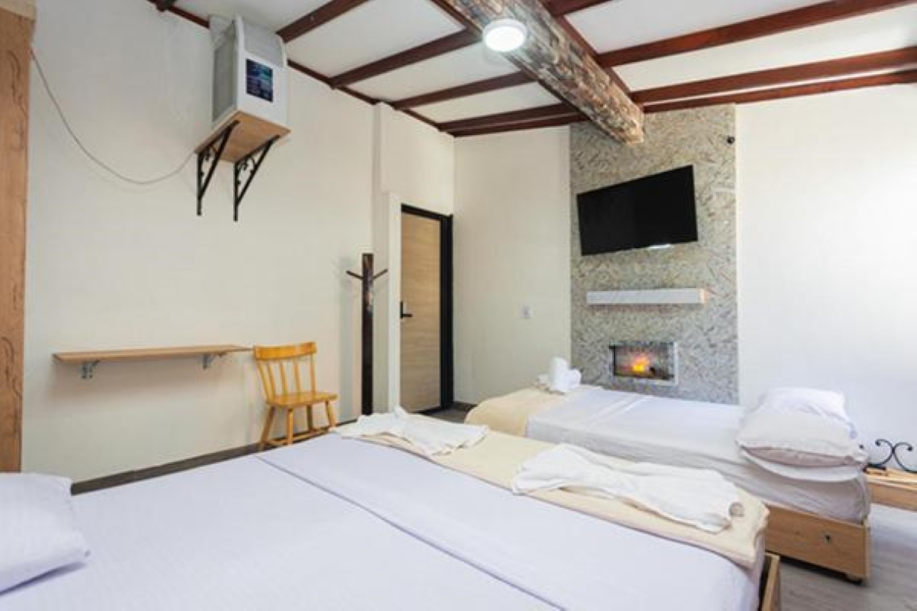 غرفة ديلوكس رباعية، Hotel Lares 70 3/7