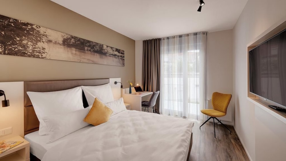 Amper Art Hotel 6/19