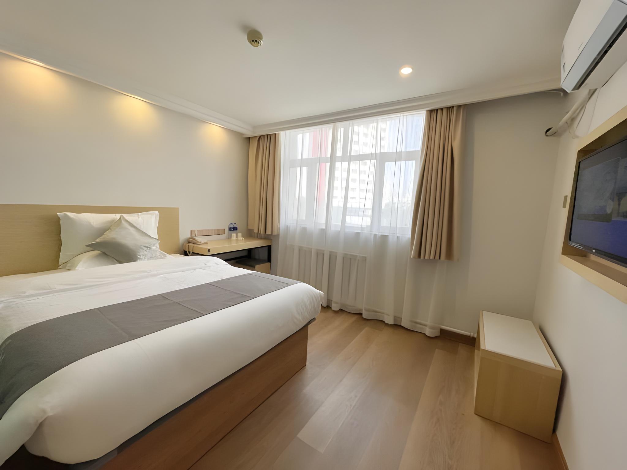 Superior, Queen Bed