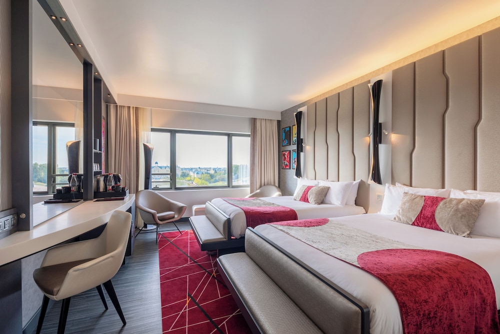 Disney S Hotel New York 14/49