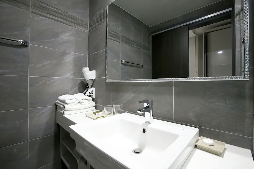 Hotel Lart Gimpo 74/78