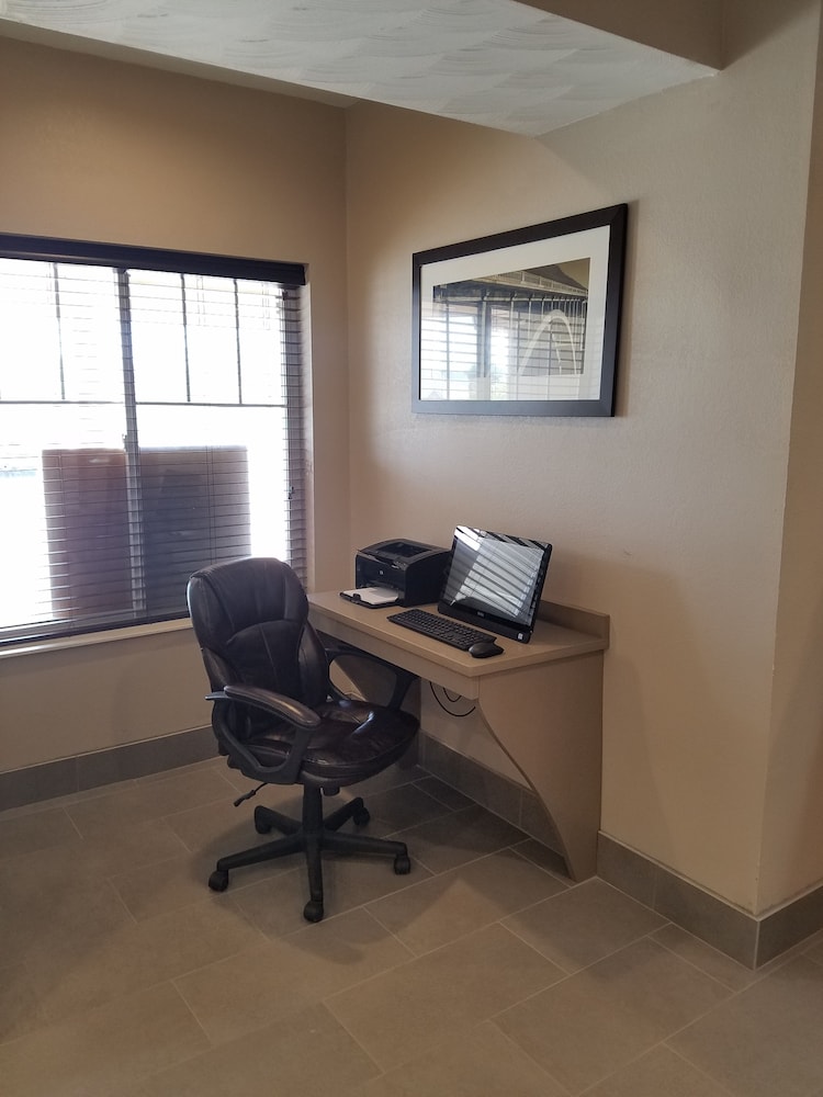 Country Inn & Suites By Radisson Indianapolis South IN 30/32