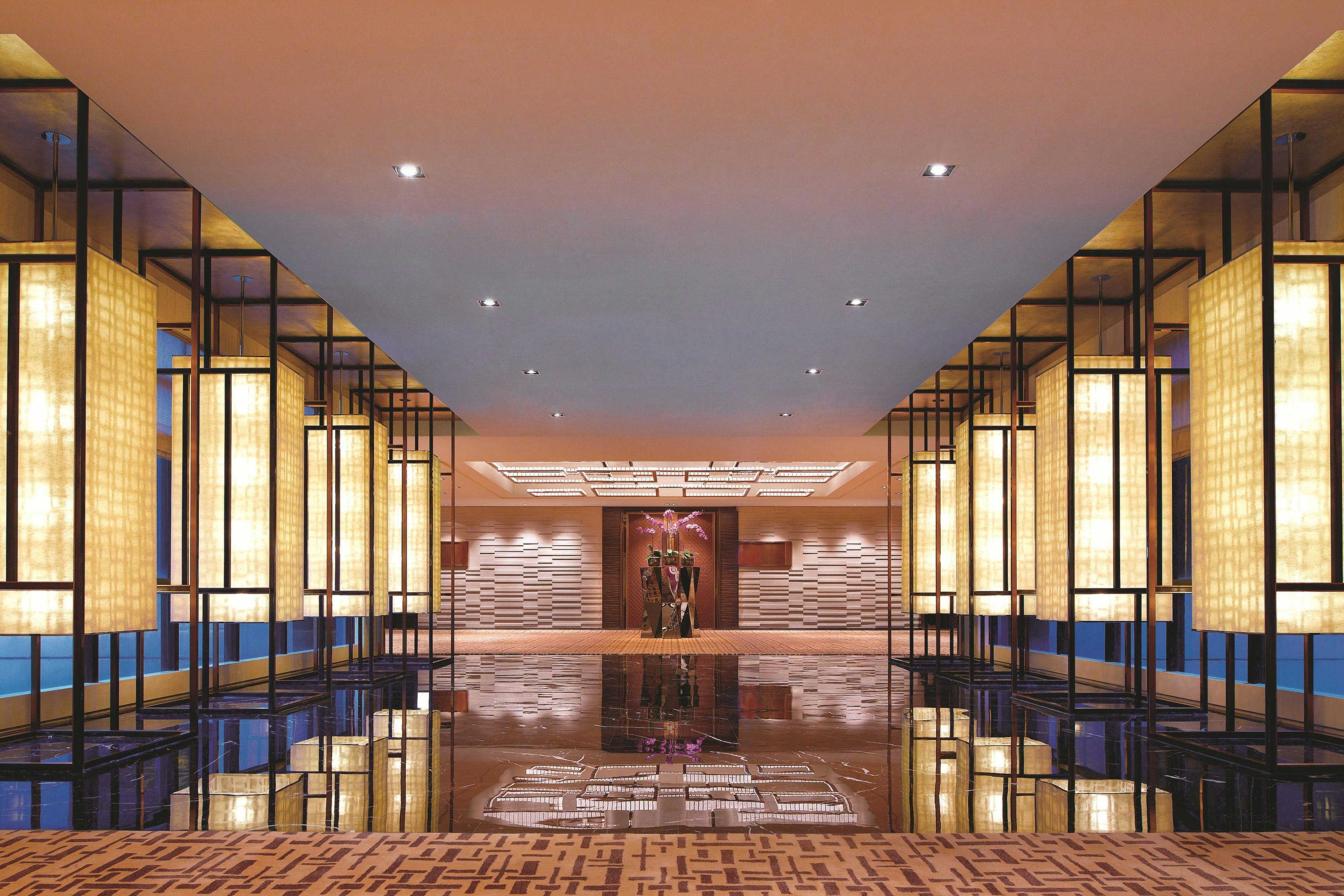Portman Ritz Carlton 21/43