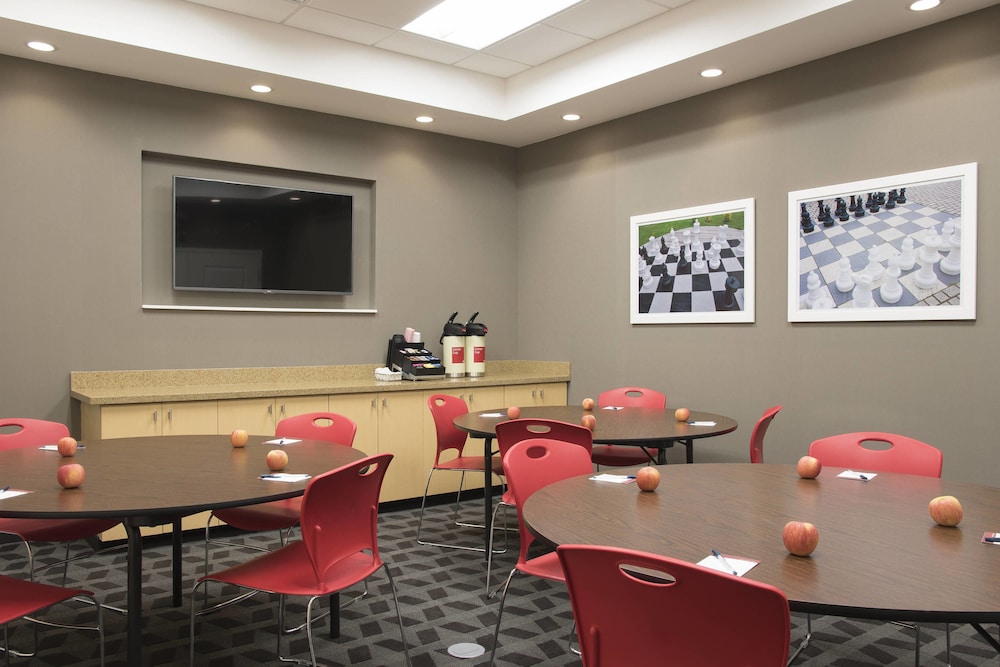Towneplace Suites Champaign Urbana Campustown 32/48
