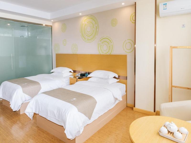 GreenTree Inn Jiangyin Bus Station Meiyuan Street Express Hotel 23/31