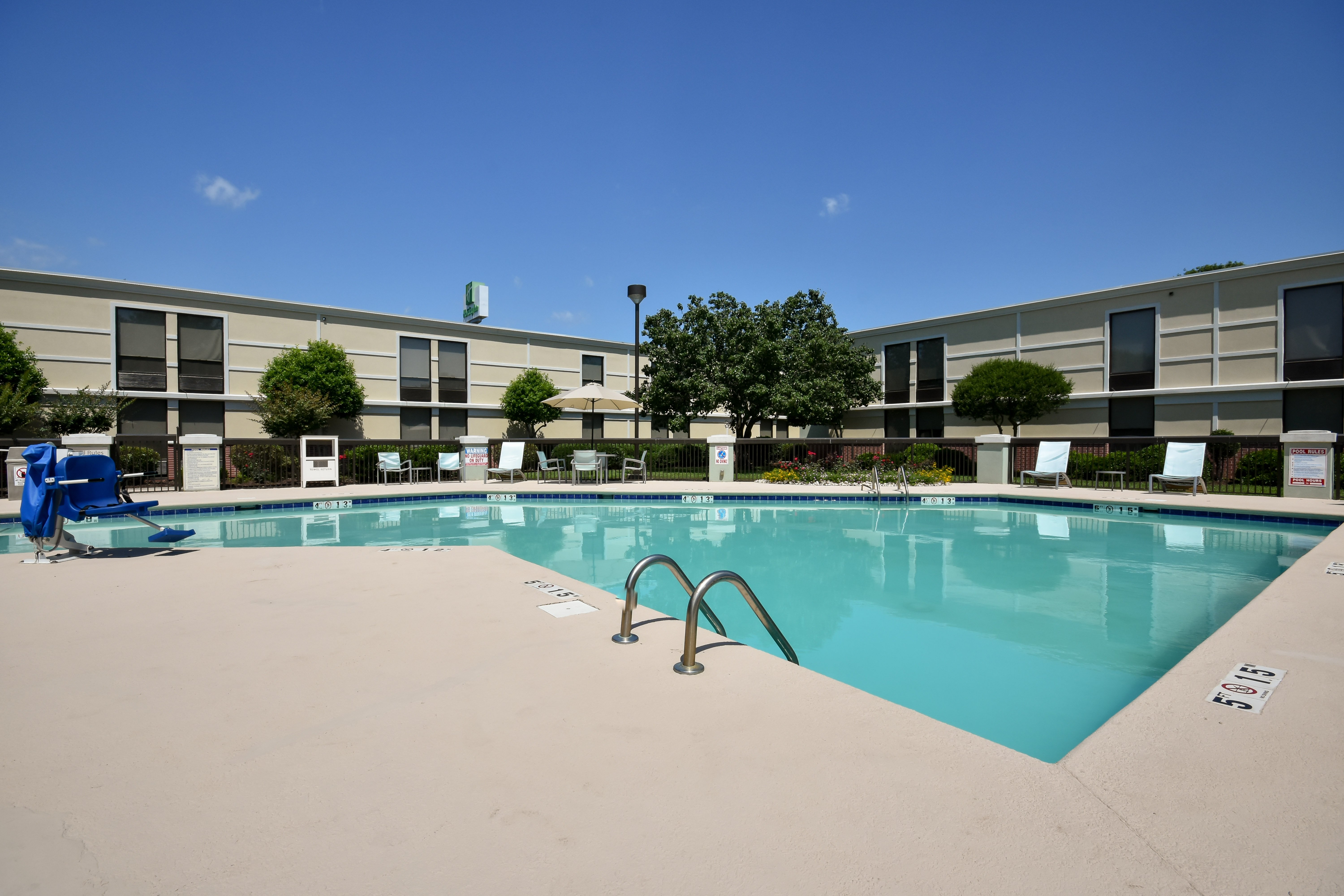 Holiday Inn Lumberton North - I-95, an IHG Hotel 6/41