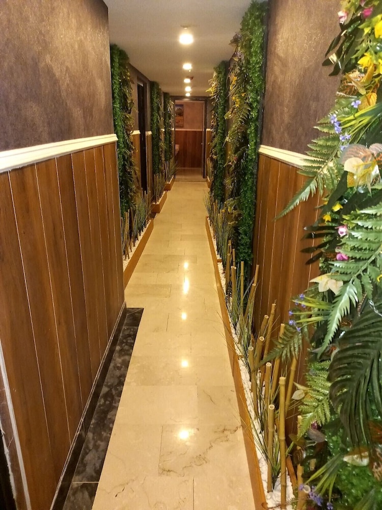 Golden Hill Hotel Downtown 28/30