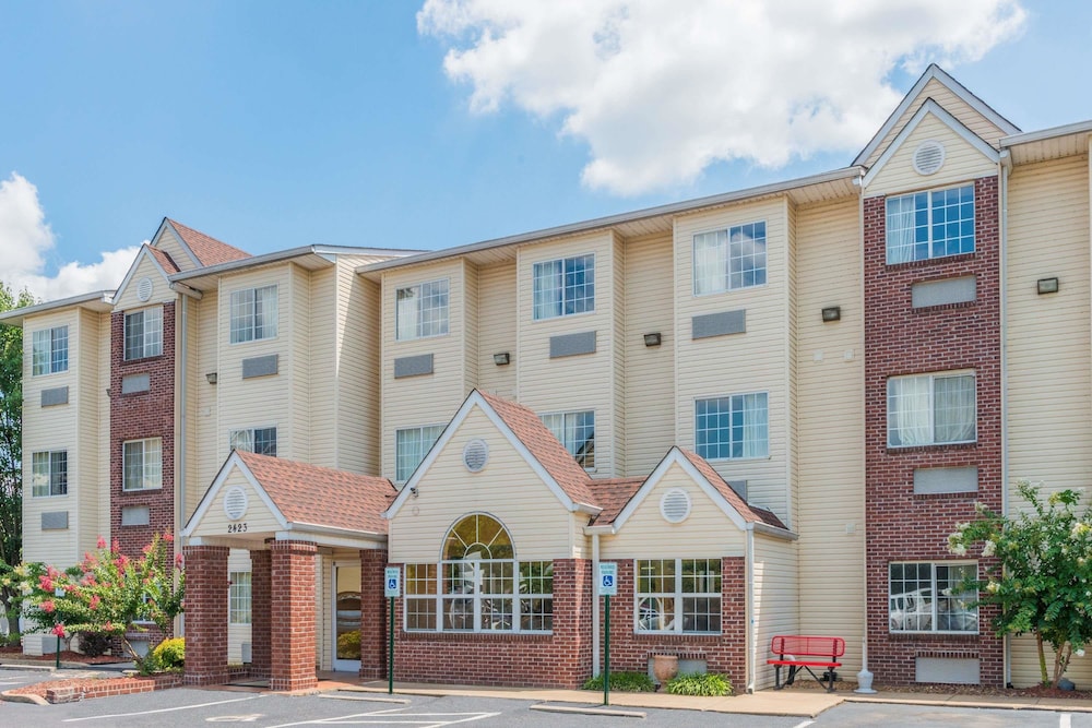 Microtel Inn And Suites Memphi 1/33