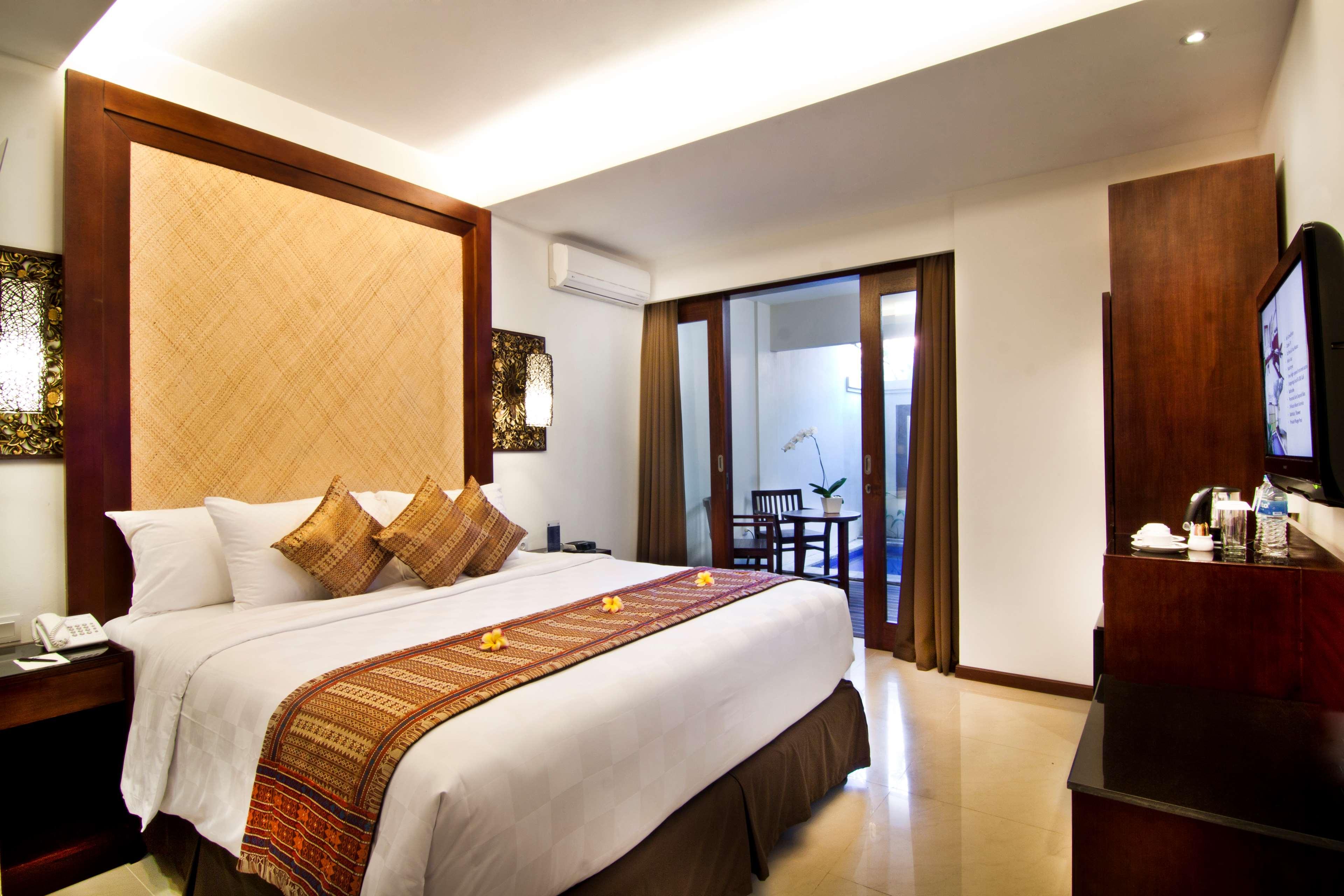 Premium, Queen Bed, Mini Pool