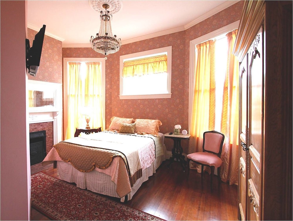Hassinger Daniels Mansion Bed and Breakfast 18/50