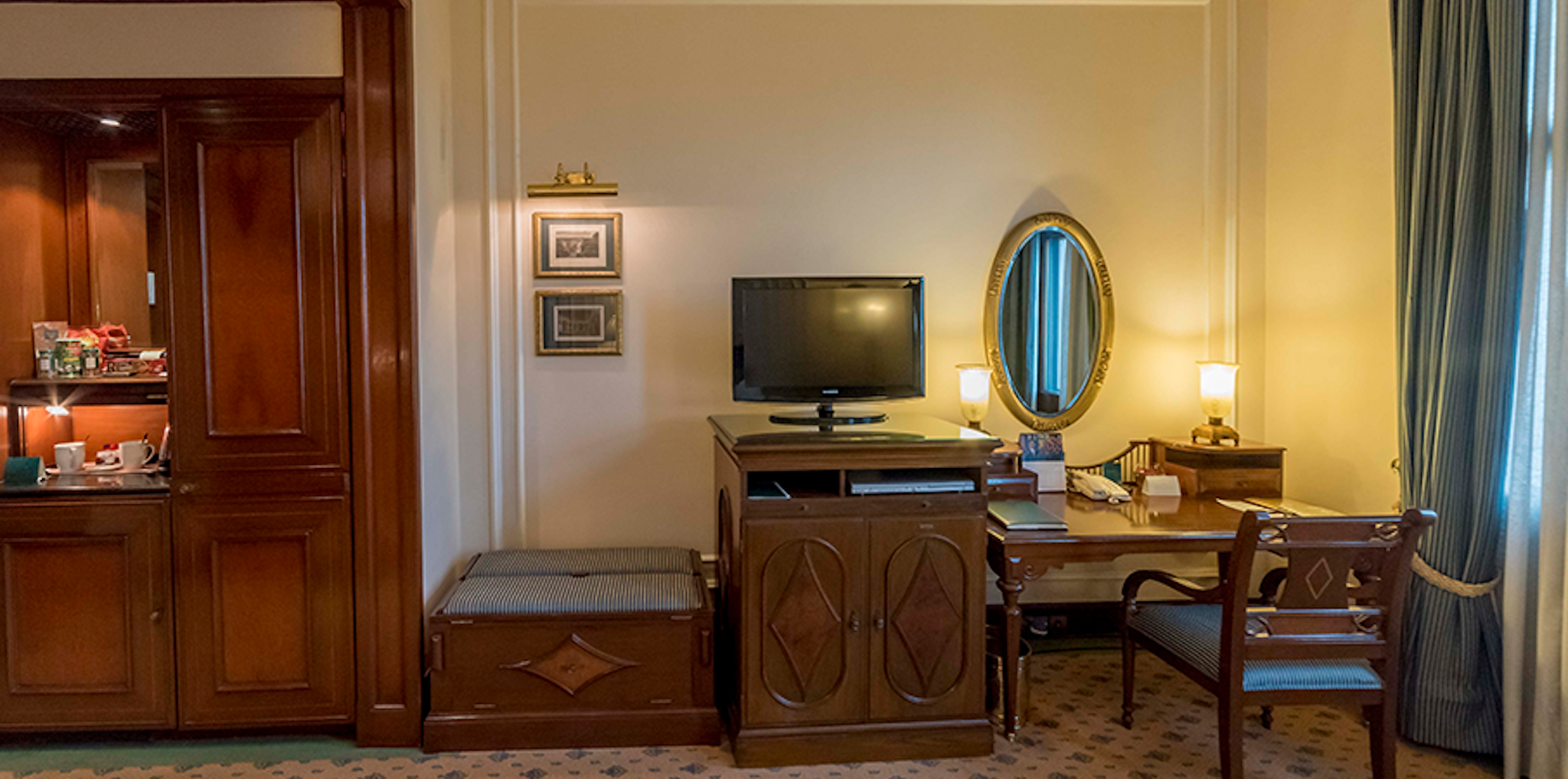 THE OBEROI GRAND 71/81