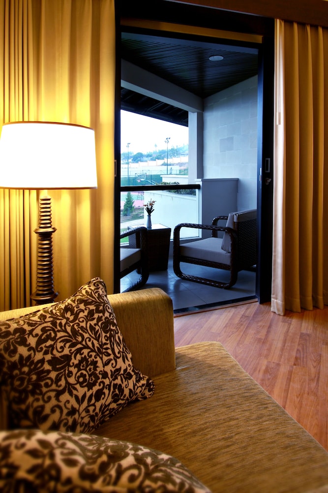 The Singhasari Resort 56/77