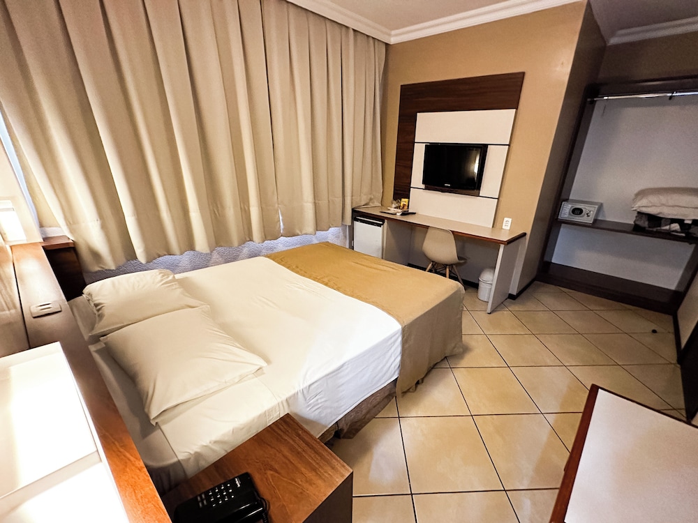 San Rafael Hotel 28/86