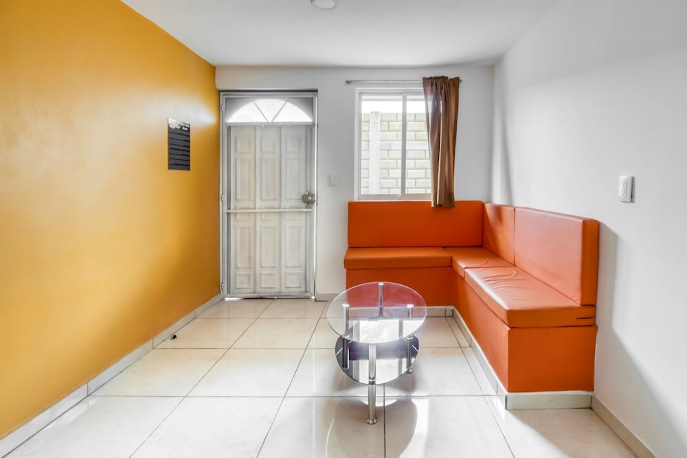 OYO Hotel Familiar Tollan 29/38