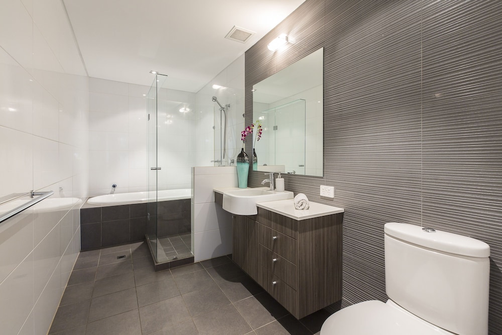 Gallery Suites 41/48