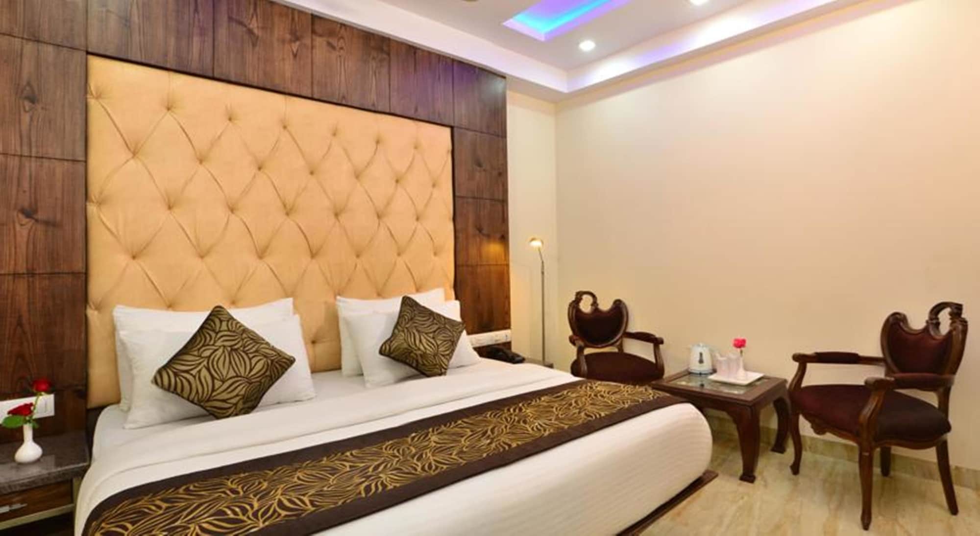 EXECUTIVE, DOUBLE BED, CITY VIEW