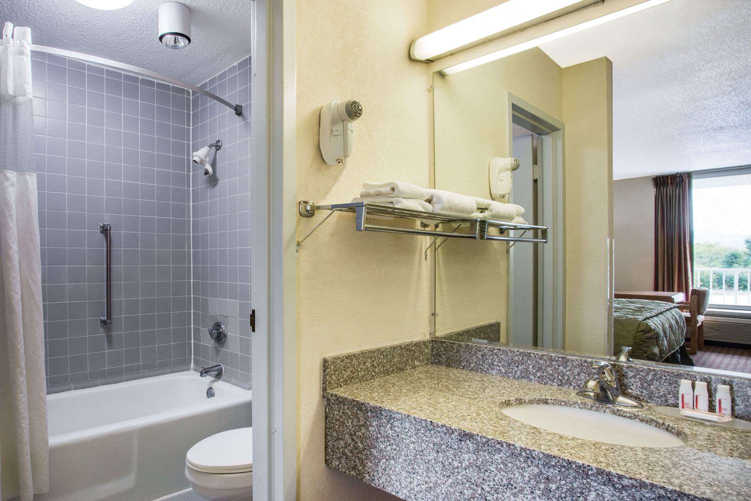 Ramada by Wyndham Wytheville 9/10
