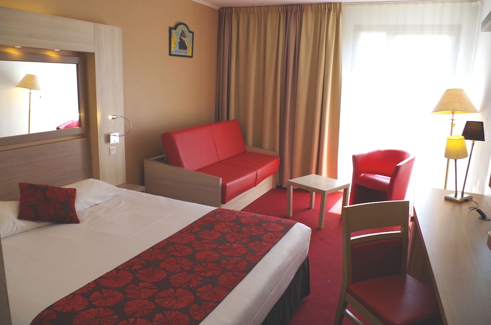 1 Bedroom, Exclusive, Quadruple, Queen Bed, Sofa, The Originals Saint-Nazaire Aquilon 3/4
