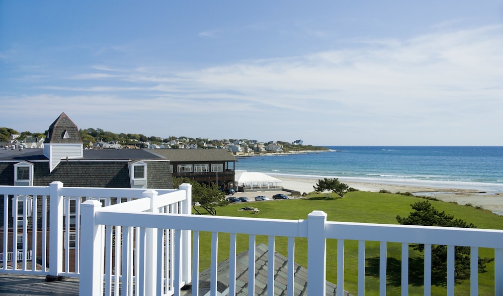 Newport Beach Hotel Suites 65/69