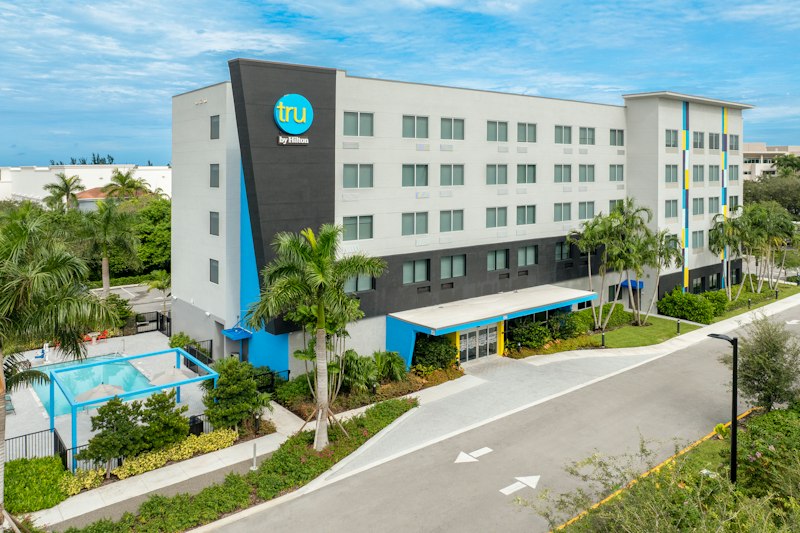 Tru by Hilton Miramar 2/32