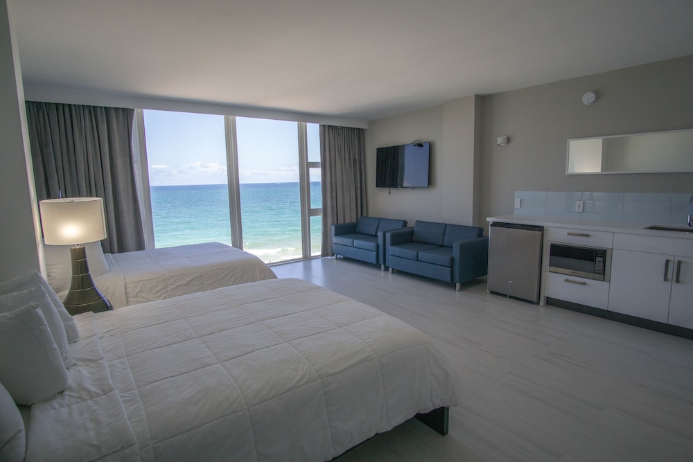 Ocean Manor Beach Resort 24/53