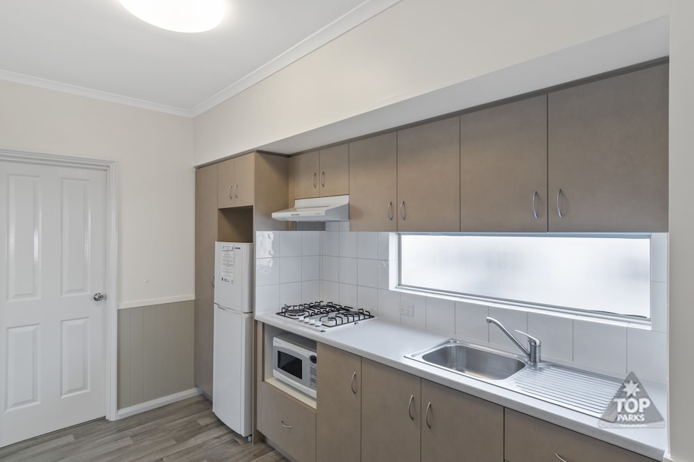 Esperance Bay Holiday Park 50/50