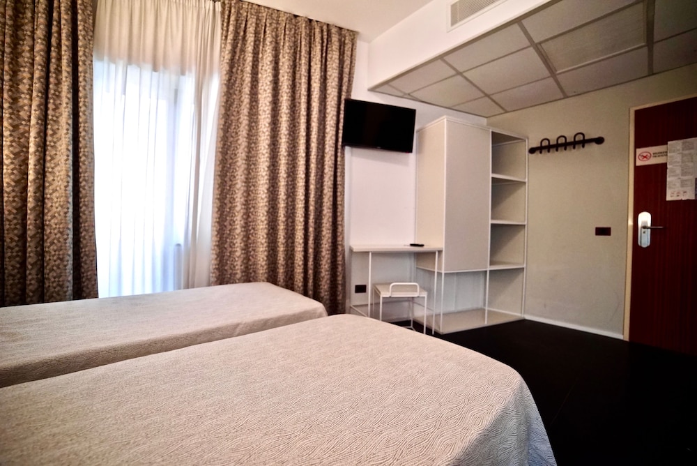 CLASSIC, DOUBLE OR TWIN BED