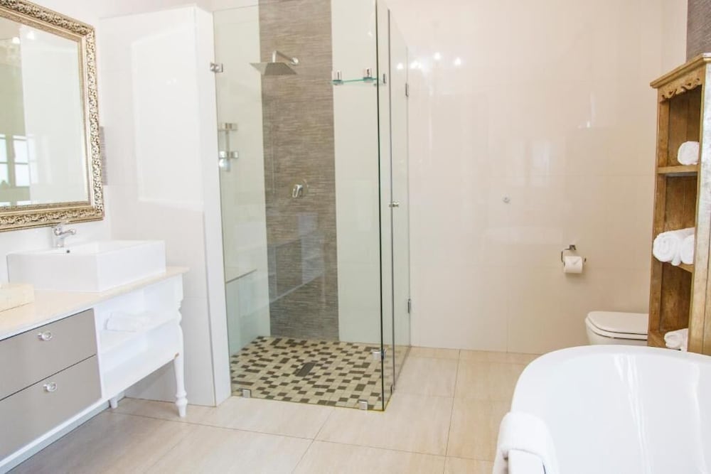 Ivory Manor Boutique Hotel 49/50