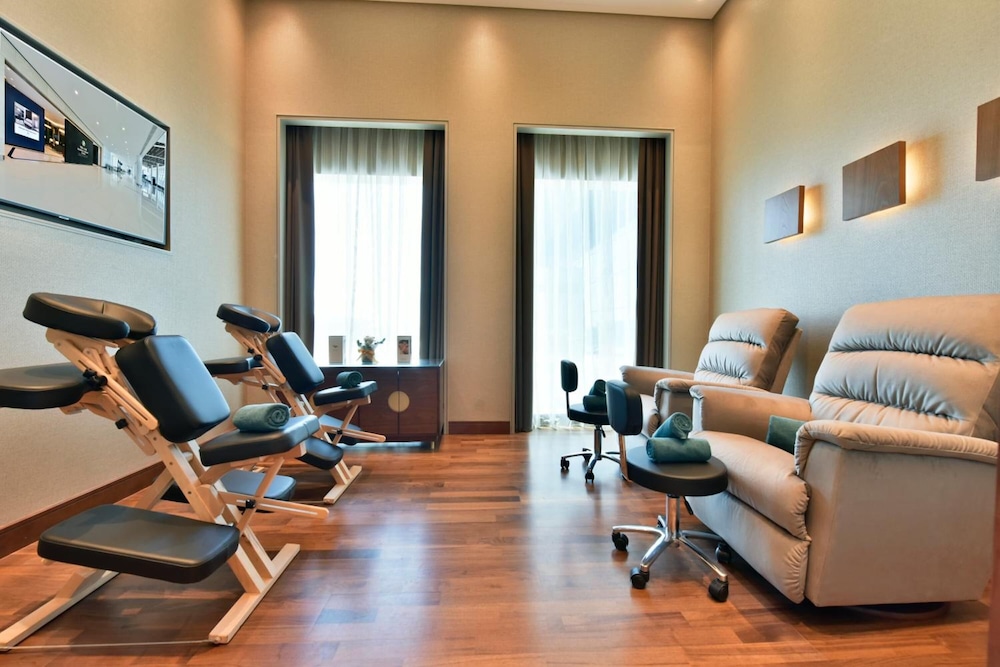 Bahrain Airport Hotel - Airside 49/58