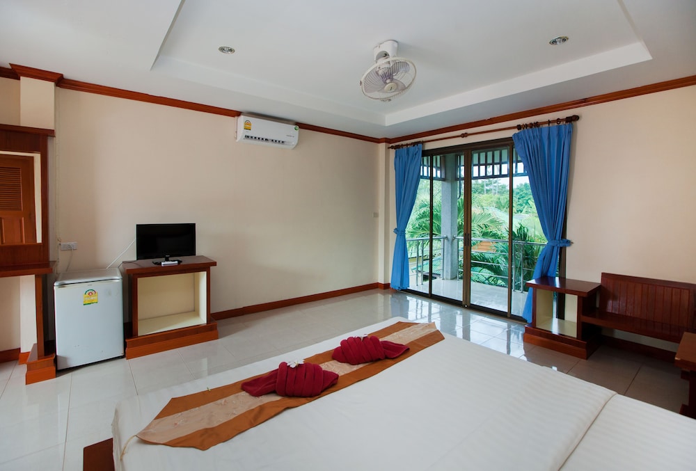 LANTA RIVIERA RESORT 35/37