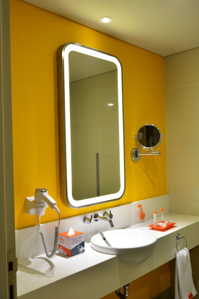 HARRIS Hotel & Conventions Bekasi 47/47