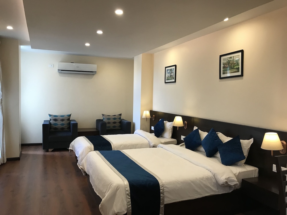 ROOM, TRIPLE