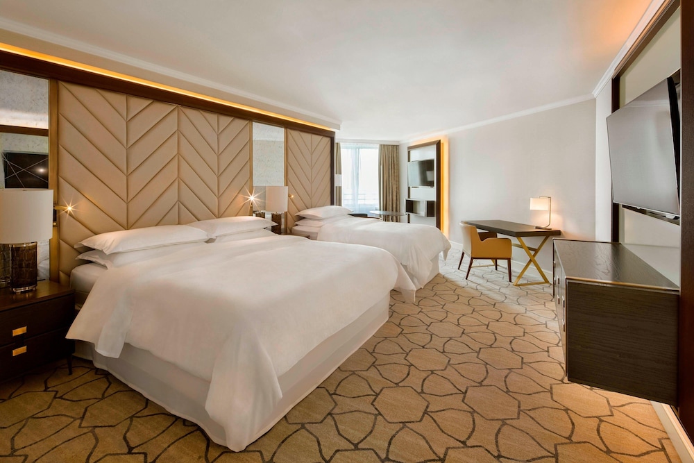 Sheraton Grand Warsaw 8/67