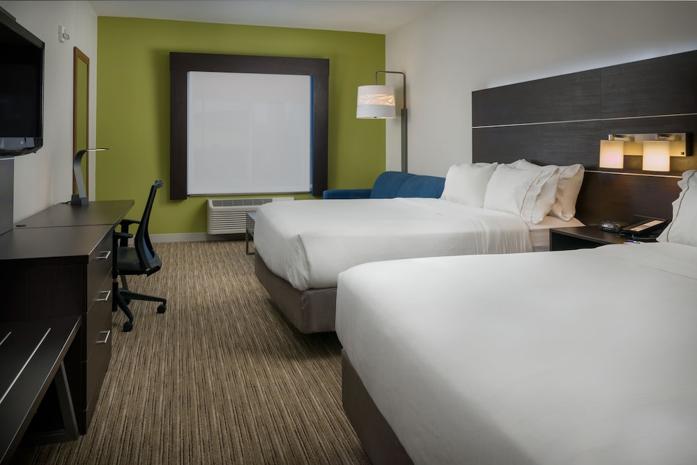 Holiday Inn Express Hotel And Suites Lawrence 47/48