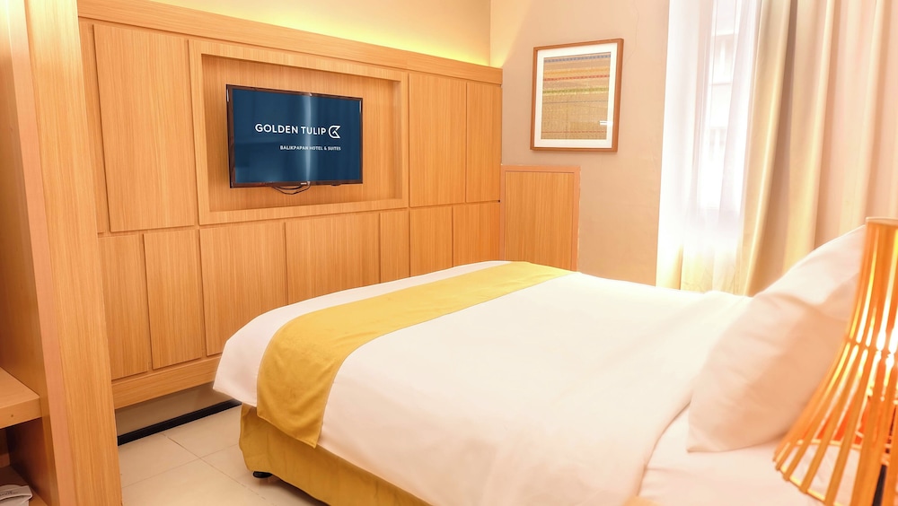 Junior Suite, 1 Queen and 1 Single Bed